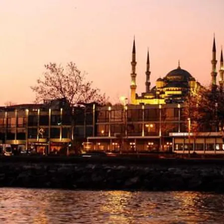 Gasthuis Sultanahmet Wooden House Istanboel
